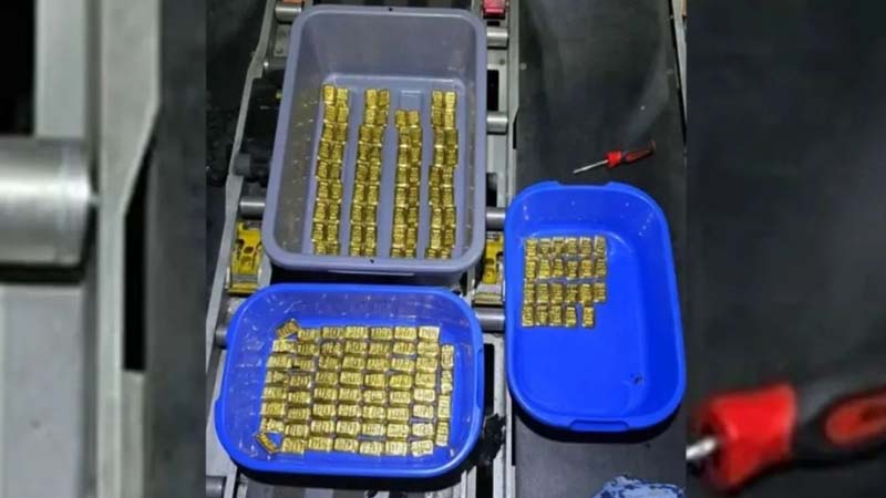 বিমানের টয়লেটে ১৮ কেজি স্বর্ণ: পাইলট-ক্রু-যাত্রীদের তথ্য তলব